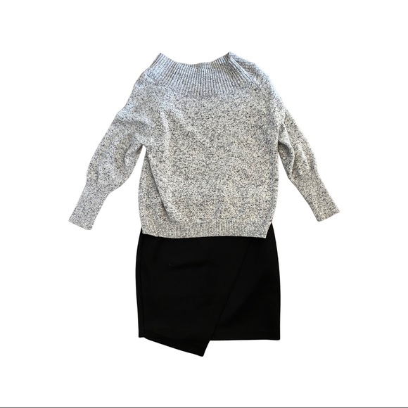 Casual// off shoulder sweater - Picture 2 of 2